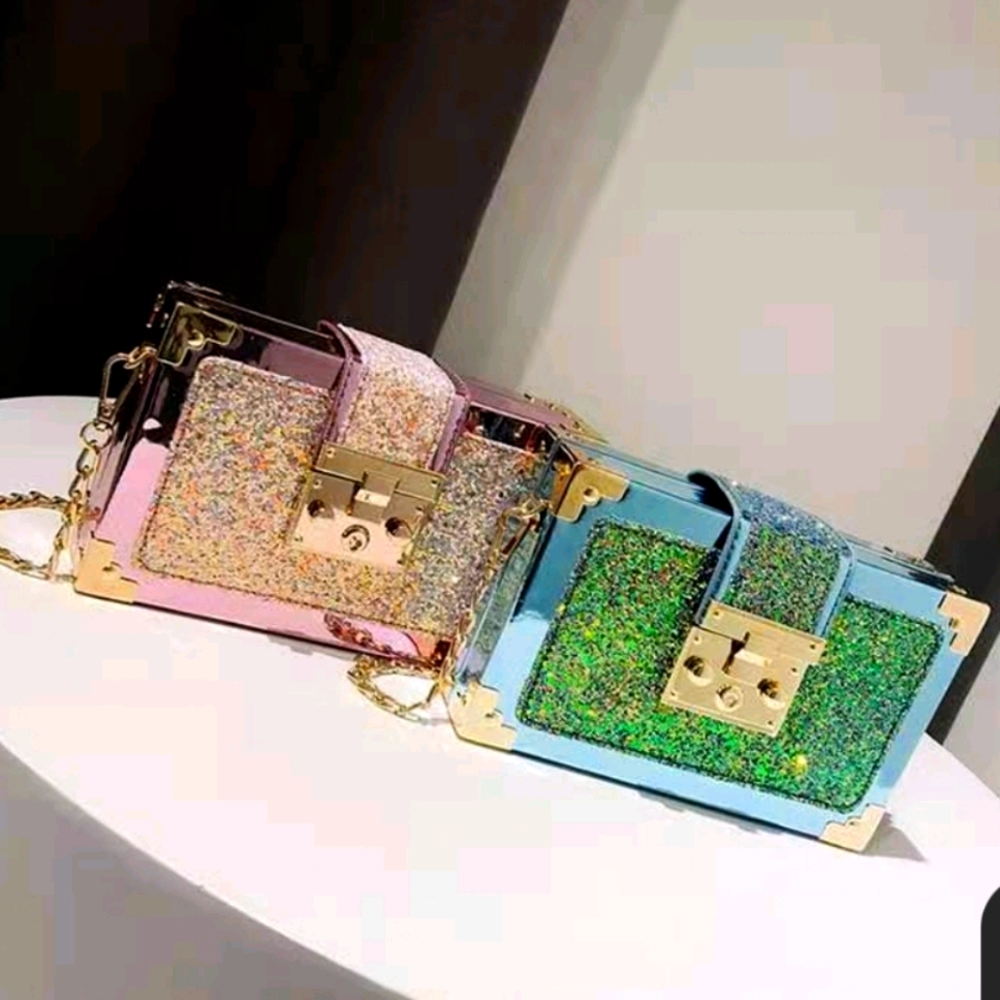 GLITTER BOX CHAIN BAG